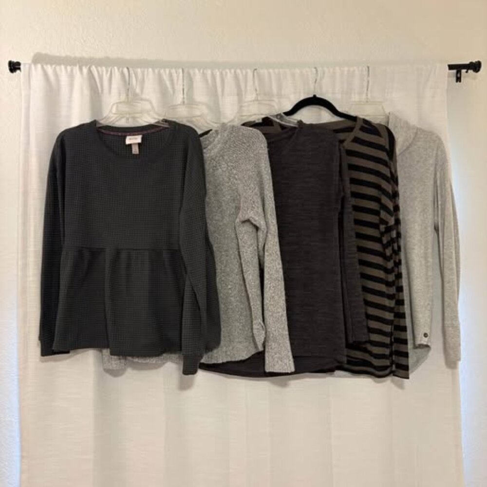 Women’s Long Sleeve/Sweater BUNDLE Size Small (5 Shirts)